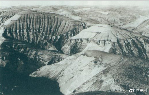 1947年4月14日，西北野戰(zhàn)兵團取得了羊馬河戰(zhàn)役的勝利。圖為羊馬河戰(zhàn)役戰(zhàn)場。